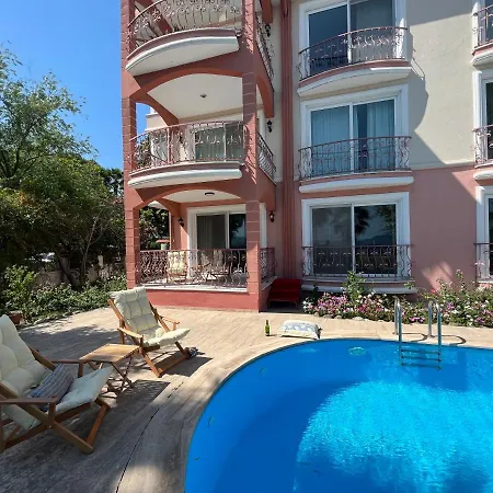 Goele Manzarali Bahceli Havuzlu Apartament Koycegiz (Mugla)